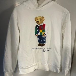 Ralph lauren hoodie - Bra skick. Ralph lauren hoodie i storlek 14-16Y/XS, passar xs  Skriv för frågor