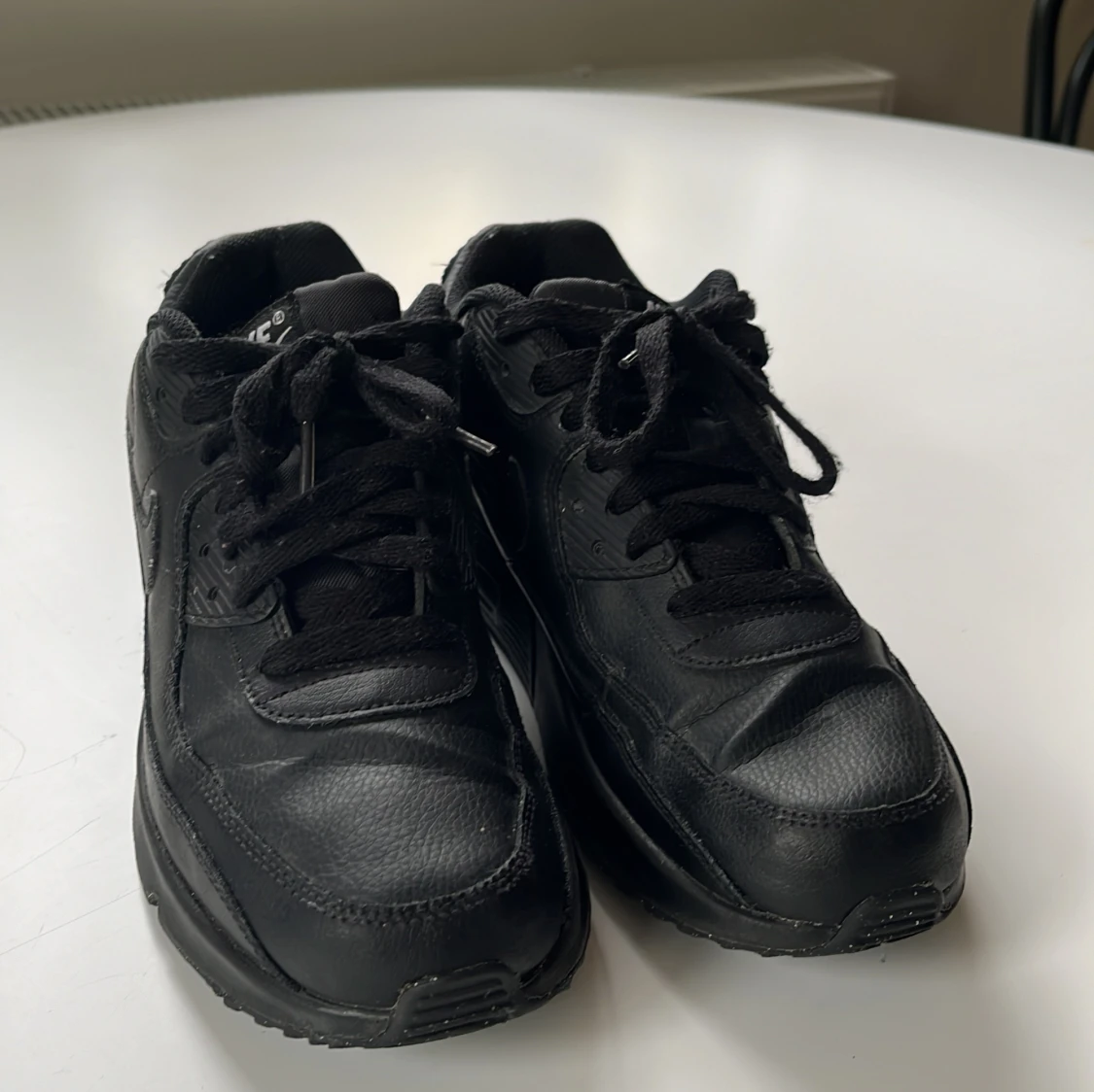 Svarta Nike skor  - 90