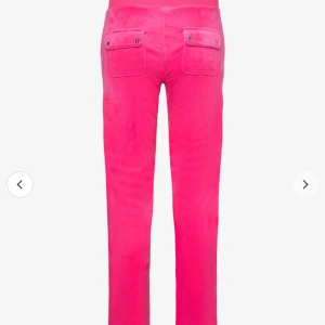 (Neon) rosa  Juciy  - Detta är ett pat juciy byxor inte använda mycket alls kanske 3-5 gånger. Jag ångrar mitt köp för att  jag ej har användning för dom. Priset ligger på 500-600 (pris kan diskuteras privatkr