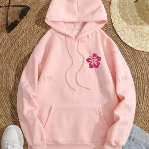 Blommigt & Citat Grafik Termiskt Fodrad Rosa Hoodie - !! Lånade bilder !! Rosa hoodie från SHEIN i bra skick! 👌🏼 Storlek L och materialet är ganska tunt och luftigt vilket är skönt nu till sommaren 🎀 Normalpris: 127 kr 💵 säljer för 50 kr 🙈 