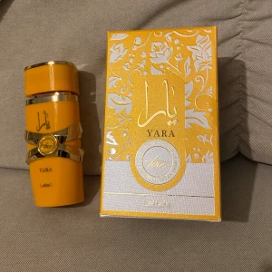 Lattafa Yara Tous parfym  - Enbart testad. Perfekt parfym för sommaren. 250kr, pris kan diskuteras 🥰
