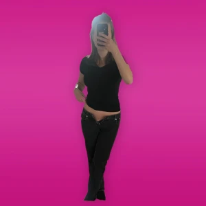 Lowwaist jeans - Svarta lowwaist jeans från Junkyard. Knappt använda.