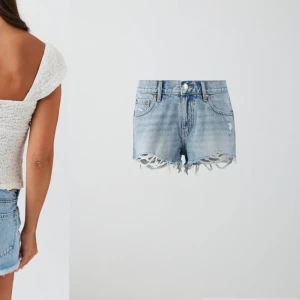 Jeansshorts från gina - Lågmidjade jeansshorts från gina. Nyskick fast jag har tagit bort lappen. Skulle också kunna byta mot storlek 34. Köparen står för frakten❤️