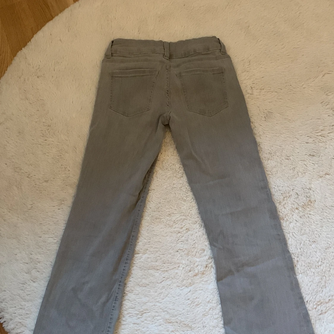 Grå bootcut jeans🩶 - 92
