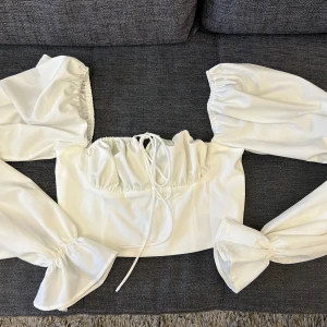 Super fin top  - Ny med lap super fin top från morthea storlek XS  Pris kan diskuteras vid snabb affär 