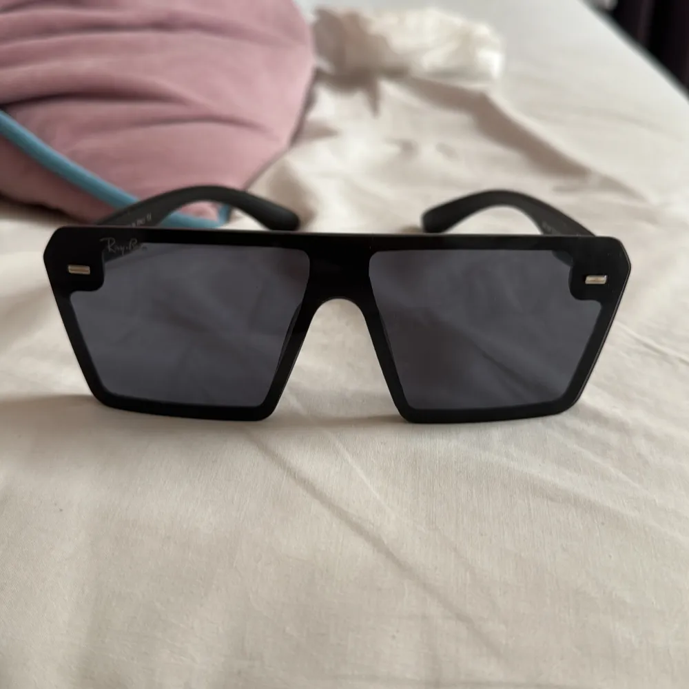 Svarta ray-ban solglasögon helt nya . Accessoarer.