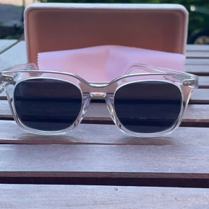 Solglasögon  - Köpt från Elis monten för 920 