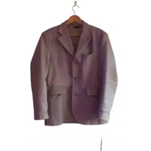 Lite oversized läderjacka från Eytys  i faded violett, mycket fint skick, passar en S - Medium. Nypris 8000kr. Kan mötas upp i Sthlm 