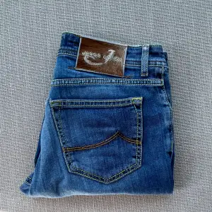 Tja! Säljer nu mina sjukt feta och trendiga Jacob Cohen jeans i den populära modellen 688 | Storlek = 174, motsvarar 29 | Skick = 9/10, inga defekter! | Nypris = 5500kr, mitt pris = 1199kr