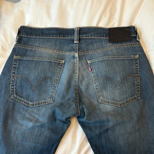 Vintage Levi’s - Vintage Levis jeans med straightleg midwaist 