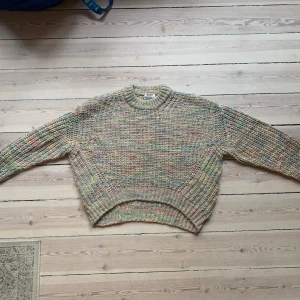 Acne Studios Zora Knit - Acne Multicolor Zora stickad tröja. Damstorlek S, men funkar som herr XS. Vackert plagg, får mycket komplimanger!