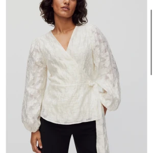 Sökes - Jag söker denna tröja i S eller M, hör av er om ni säljer!