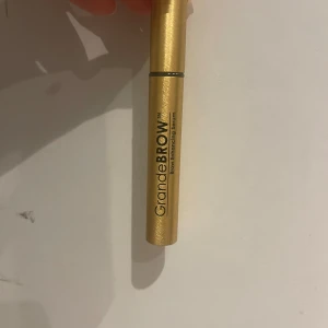 Grands Brown serum  - Säljer min grande Brown serum har använt bara antal gånger  Orginal pris 670kr