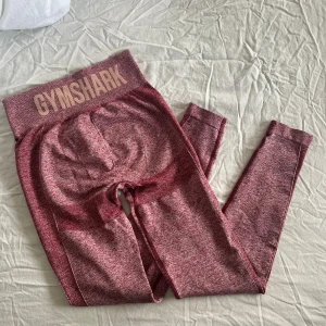 Gymshark tights - Väldigt stretchiga, fint skick Skriv för fler bilder