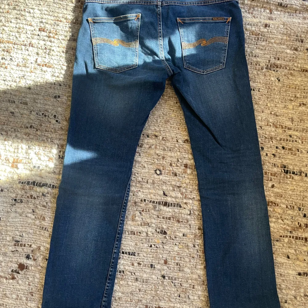Säljer mina nudie jeans. Modellen heter grim Tim och storleken är 32/30. Nästan helt oanvända så dem är i toppskick!  . Jeans & Byxor.