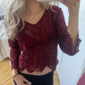 Spets topp - Jätte snygg spets topp i bra skick!🤩
