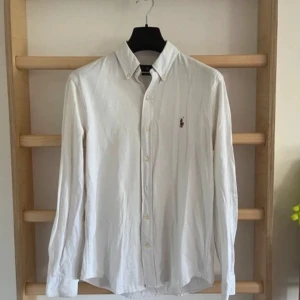 Ralph lauren skjorta  - Bra skick! Perfekt inför sommarn och storlek S