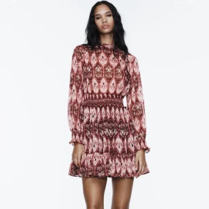 Zara klänning  - Använd 1 gång ❤️‍🔥skitsnygg!!