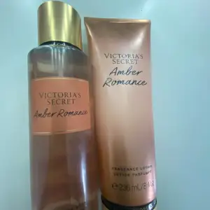 Två helt nya Victoria Secret spray och kräm, använda knappast 2 gånger och luktar Vanilj och socker, den är väldigt söt och pudrig 💕
