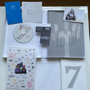 BTS album Map of the soul 7 version 1 - Säljer BTS Map of the soul album åt min syster. Albumet är i nyskick, endast öppnad. Inga skador. Allt finns med som fanns vid inköp.  Version 1. Om det finns några frågor så är det bara att skriva! :)  ❤️