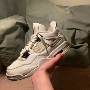Jordan 4 metallic purple - Riktiga, jordan 4 metallic purples, jätte bra skick, pris kan diskuteras