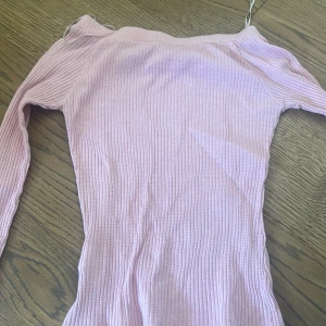 Jätte söt topp!!💕💕💕 - Den sitter superbra och jag har bara använt den 3 gånger.