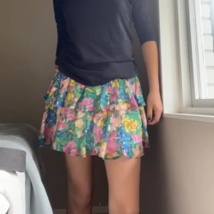 Kjol - Såå fin sommarkjol! 😍 Sjukt vacker med en stickad tröja eller en T-shirt 💛