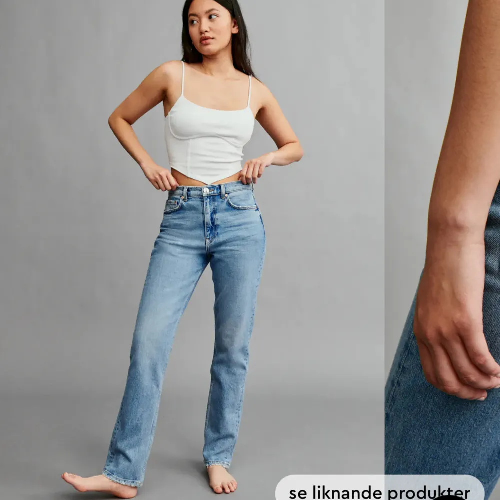 Slutsålda blåa jeans ifrån ginatricot. Säljer pga att de är för små. Knappast använda och i super bra skick!💙. Jeans & Byxor.