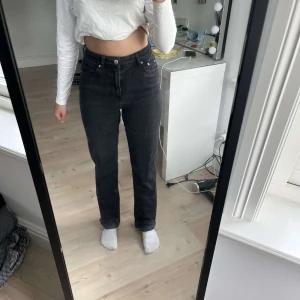 Jeans - Mjuka och sköna jeans, en av mina stora favoriter men som jag tyvärr har tröttnat på💗