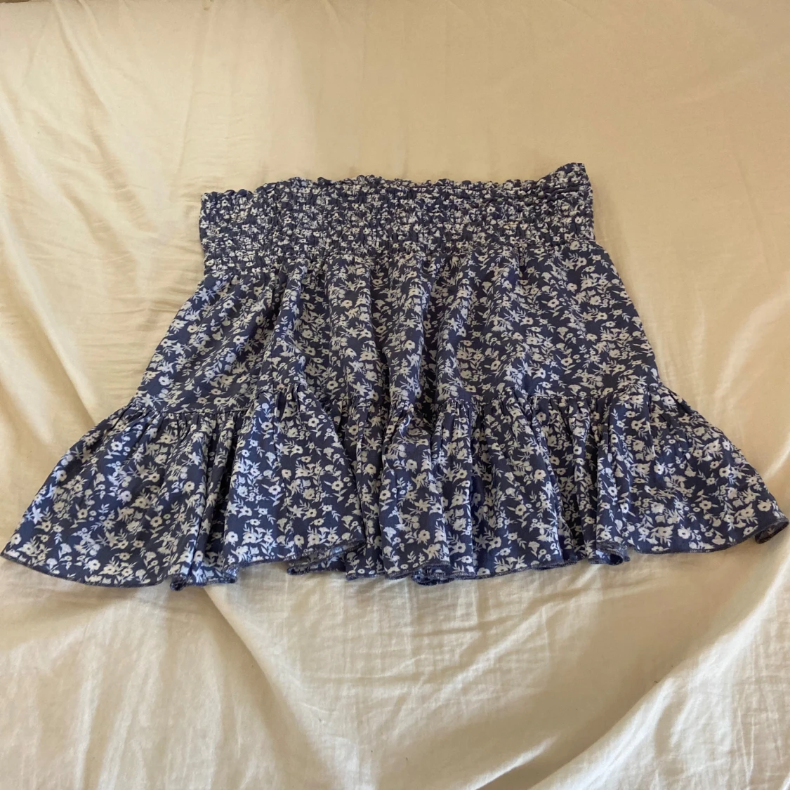 Blå blommig kjol - 90