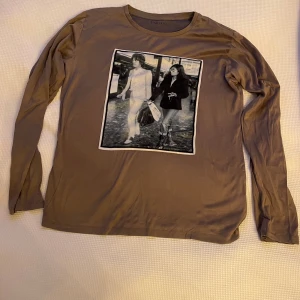 Limitato långärmad T-shirt - Fint skick, endast använd ett fåtal gånger. Limiterad till 100 st. Storlek small.