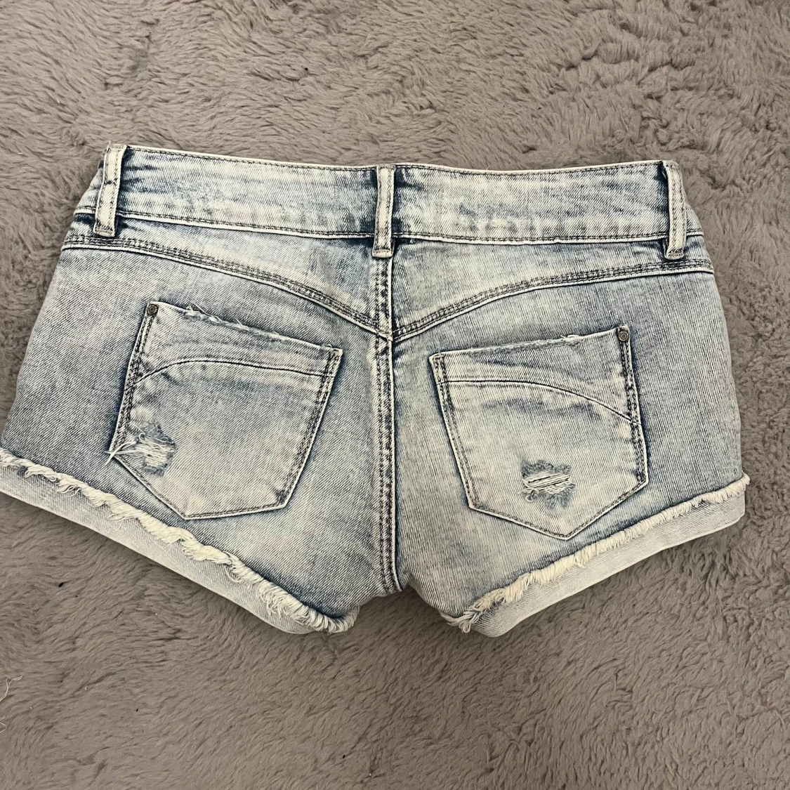 Lågmidjade jeansshorts - 91