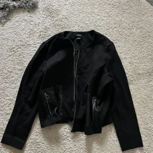 Jacka Lindex  - Helt ny stl xL ring eller smsa 0736425527