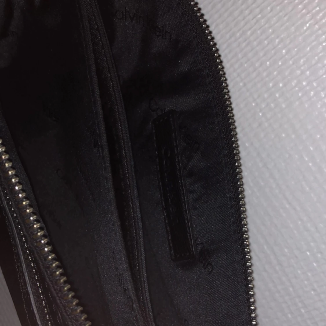 Calvin Klein väska  - 90