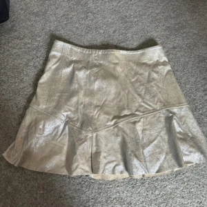 Snygg kjok - Supersnygg kjol från mango storlek s! 🤍