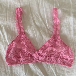 Bralette - Säljer denna supersöta rosa braletten💓tveka inte om ni har några frågor💌