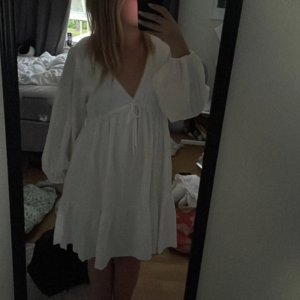 En vit sommar klänning . Klänningar.