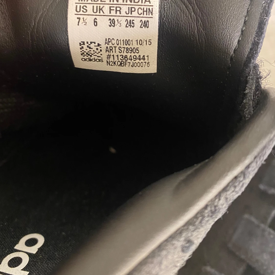 Svarta sneakers Adidas storlek 39 1/3 - 91