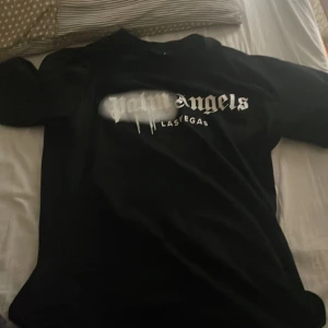 Palm angels tröja - En palm angels tröja i storlek s, har ni några funderingar tveka inte skriv till mig dirket