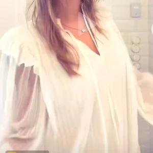 Vit klänning  - Jättefin vit klänning från Kappahl, helt slutsåld på hemsidan, knappt använd💞 Nypris: 599kr Första bilden är lånad 