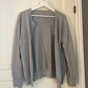 Ljusgrå kofta - Jätteskön men lite för stor för mig
