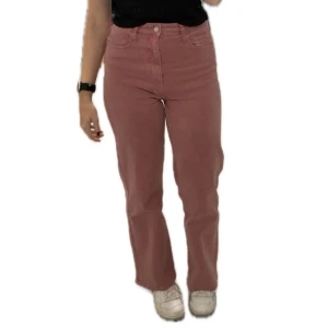 Jeans - Högmidjade vida jeans från Cubus, använda fåtal gånger. S/32. Färgen är smutsrosa:)