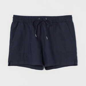 Linneshorts - Mörkblåa linneshorts, aldrig använda. Slutsålda 