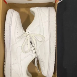 Nya Nike air skor - Helt nya skor använts i under 5 Tim men var inte min stil