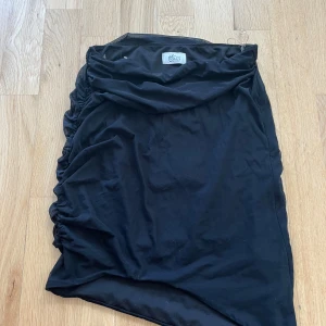 Assymetrisk Oh polly kjol - UK 6