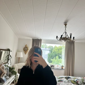 Tröja - Från weekday 