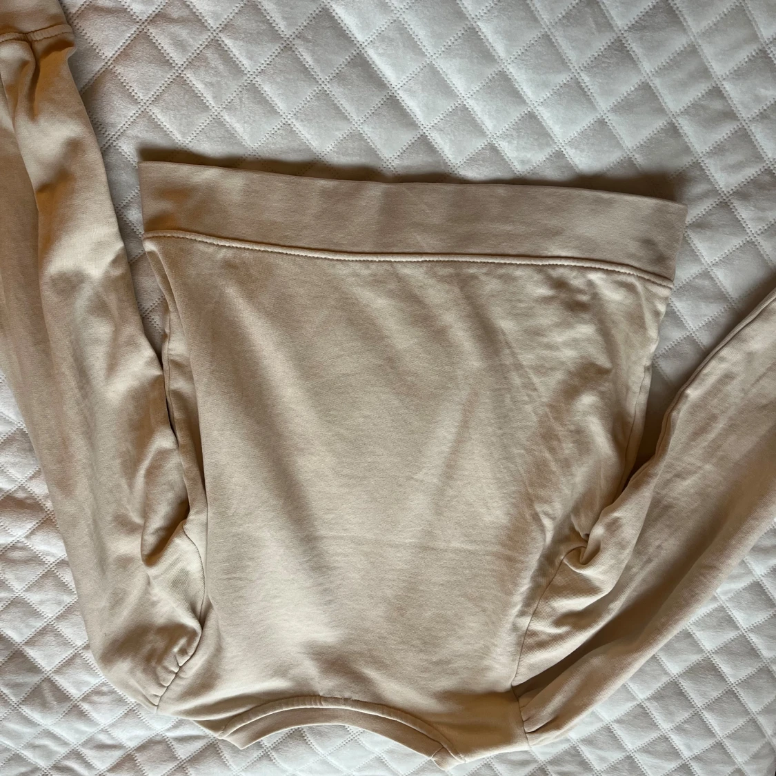 Krämvit tröja  - 91