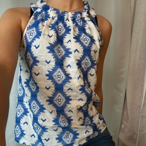 Blus - Fin blus från Lindex som inte kommer till användning, skriv vid frågor💕