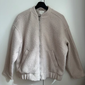 Jacka HM - Jacka från HM (oanvänd) storlek S