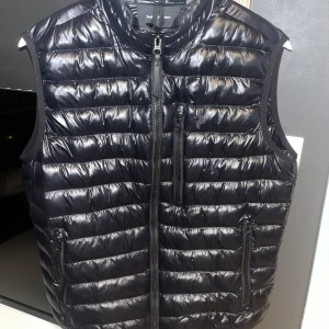 Peak performance väst - Peak performance Ward väst i storlek m som är i fint skick 